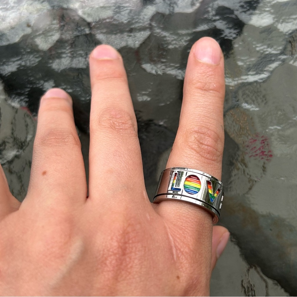 🌈SPINNING PRIDE RING!🌈 - Picture 3 of 3